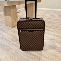 Louis Vuitton LV Pegase 55