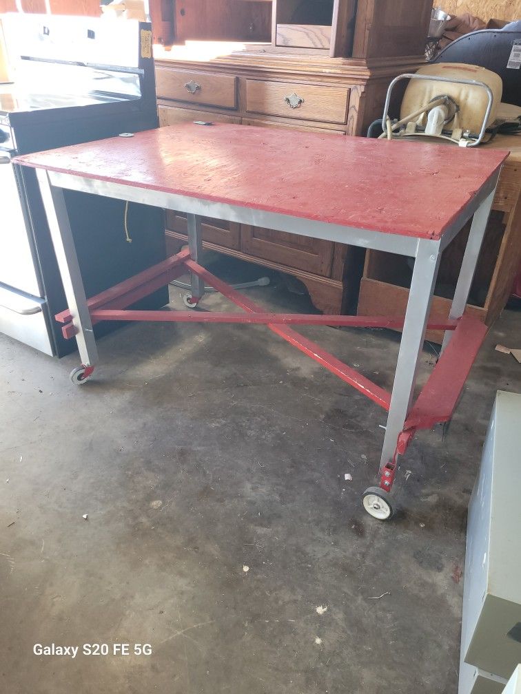 Garage Workshop Tables