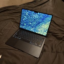 MacBook 2024 13 Inch M3