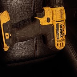 Dewalt 20V MAX  Compact Drill Driver