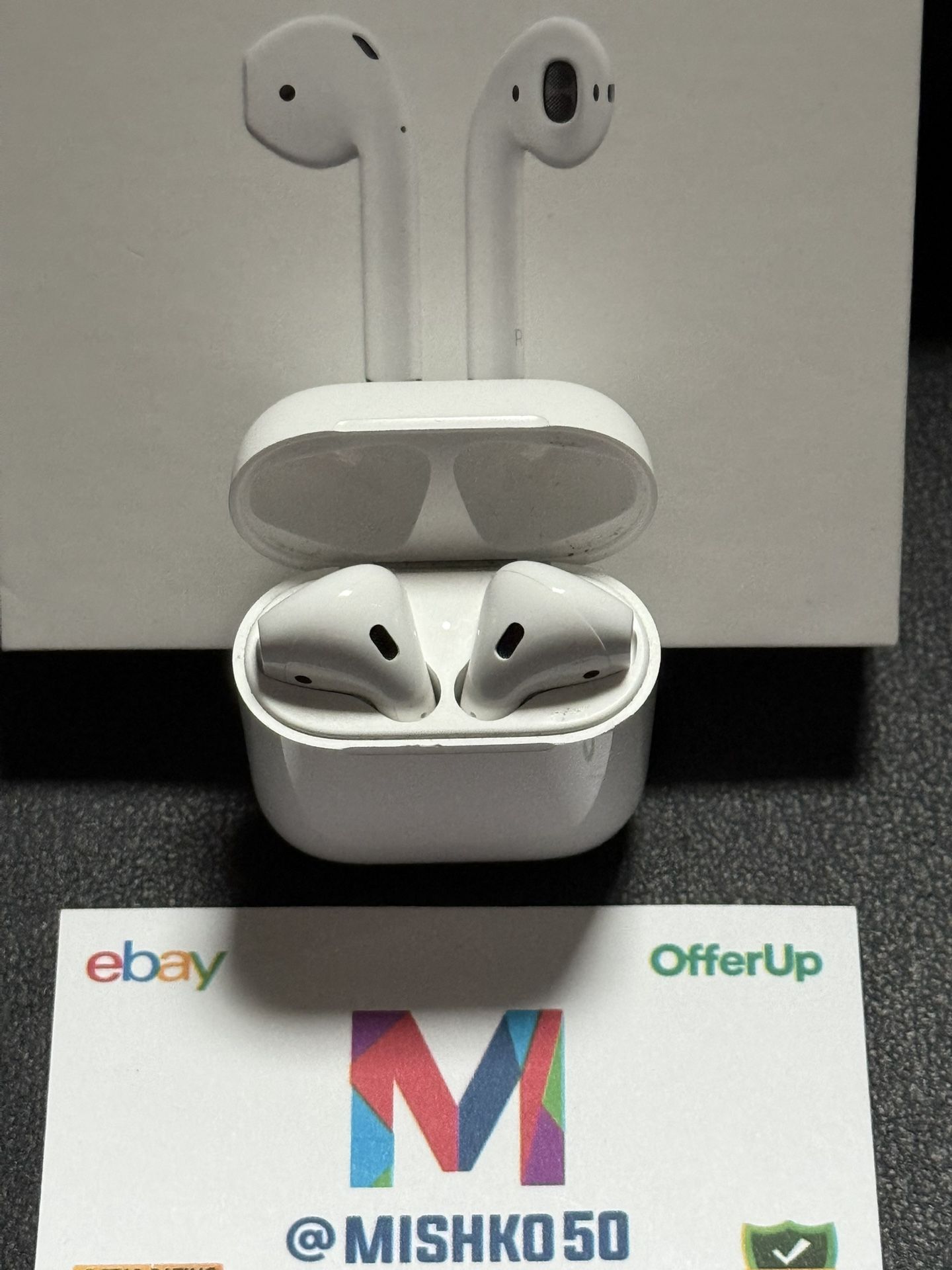 Apple AirPods 2nd Generation MV7N2AM/A Wireless Earbuds H1