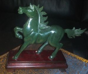 Midstep jade horse with stand