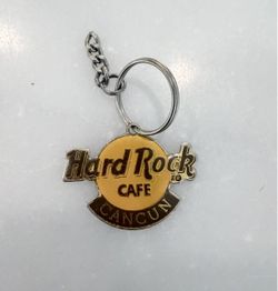 Vintage Hard Rock Cafe Cancun Mexico Keychain Gold Tone Made in Taiwan