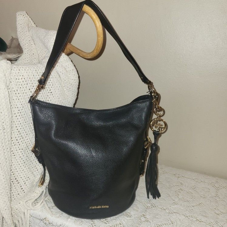Michael Kors Leather BUCKET PURSE