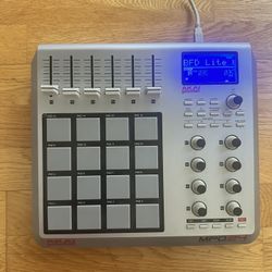 Akai MPD 24 MIDI Pad Controller – Like New 
