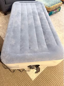 Inflate able mattress single