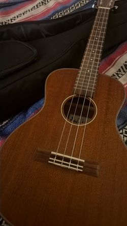 Baritone Ukulele