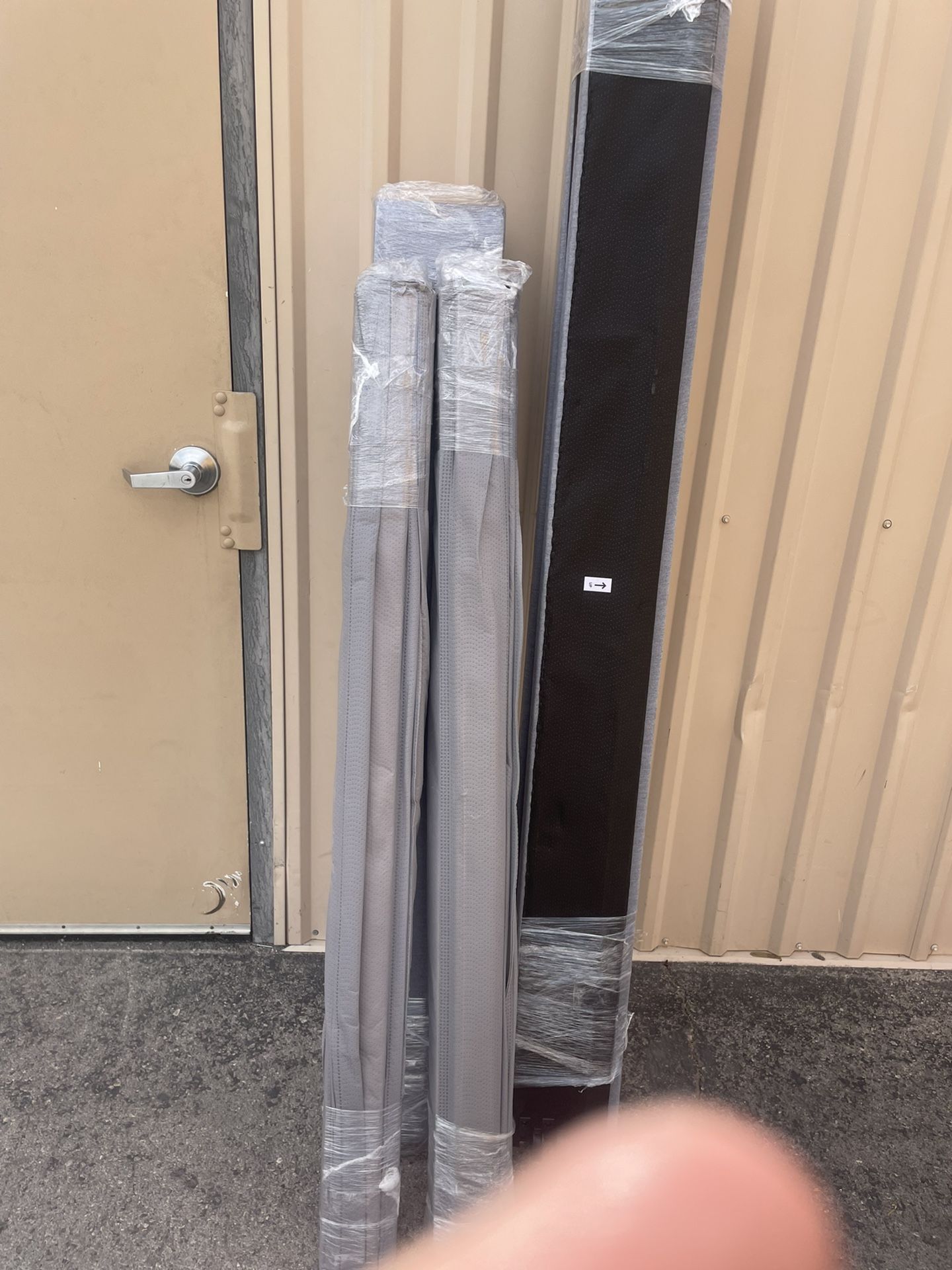 Lull Queen Bed 🛏 Frame Brand New!