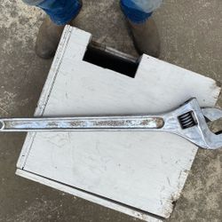 24”Adjustable Crescent Wrench