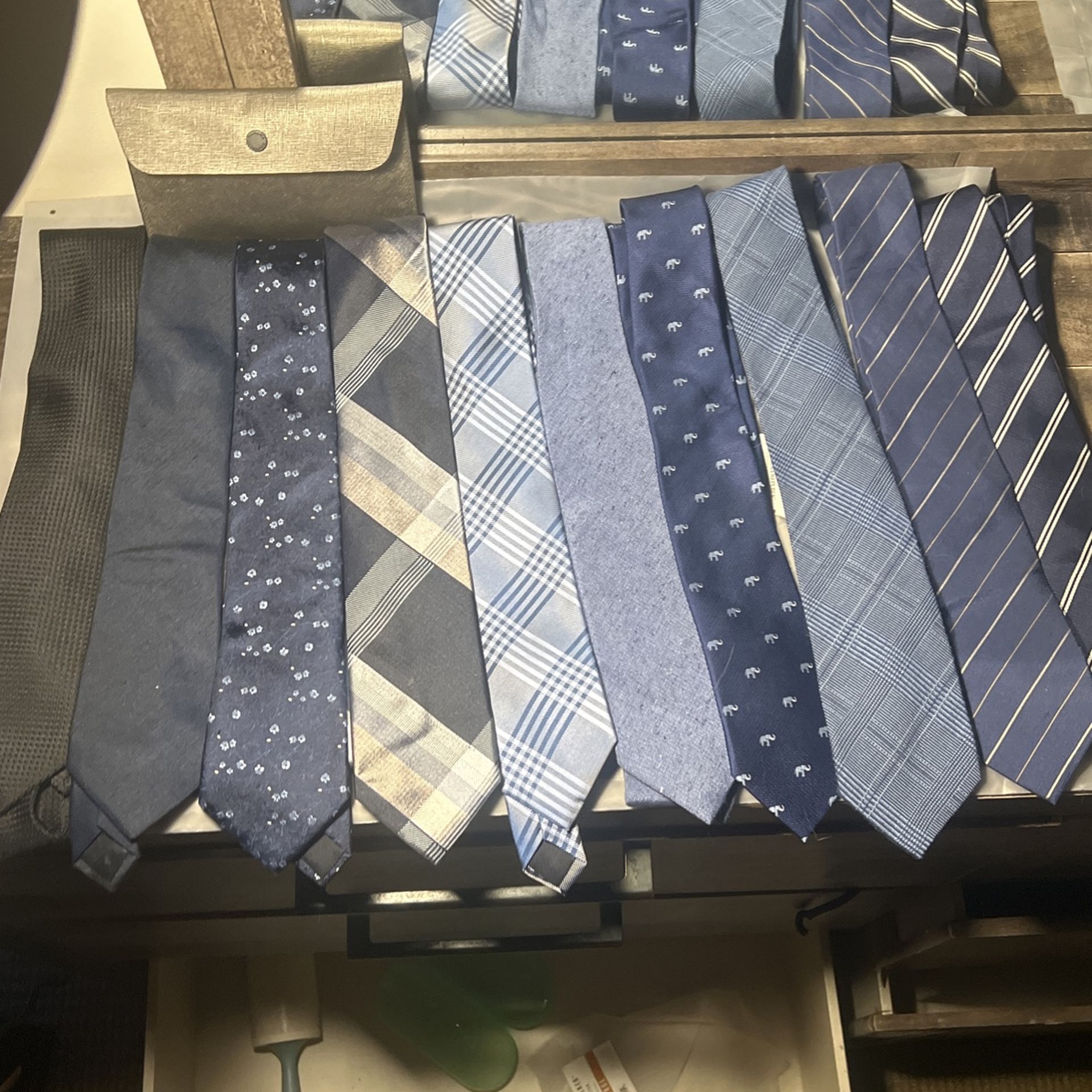 BR And Ck Tie With Tag