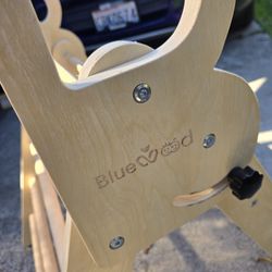 Bluewood Montessori Climbing Triangle Latter