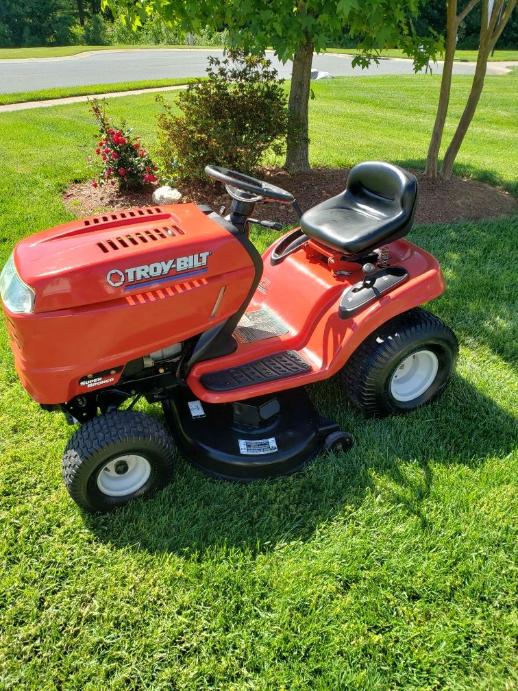 Troy Bilt Super Bronco 42" cut Auto Transmission Foot Pedal Controls, new blades and Cruise Control Kohler 19 HP Twin Cam. Asking ${link removed}
