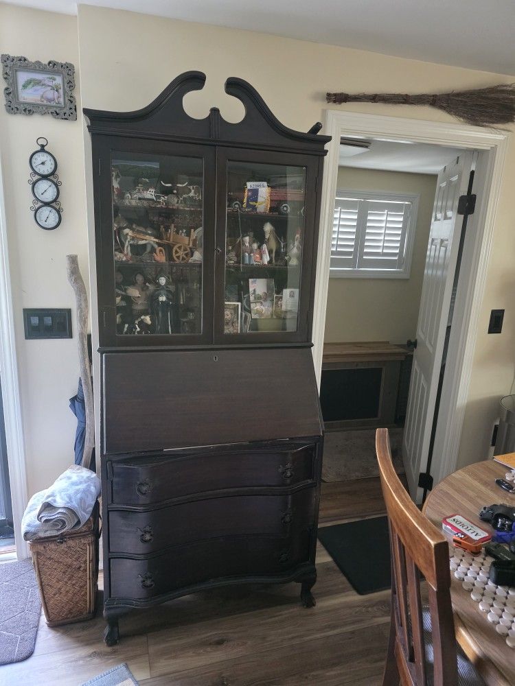 Antique Desk With Working Locks.