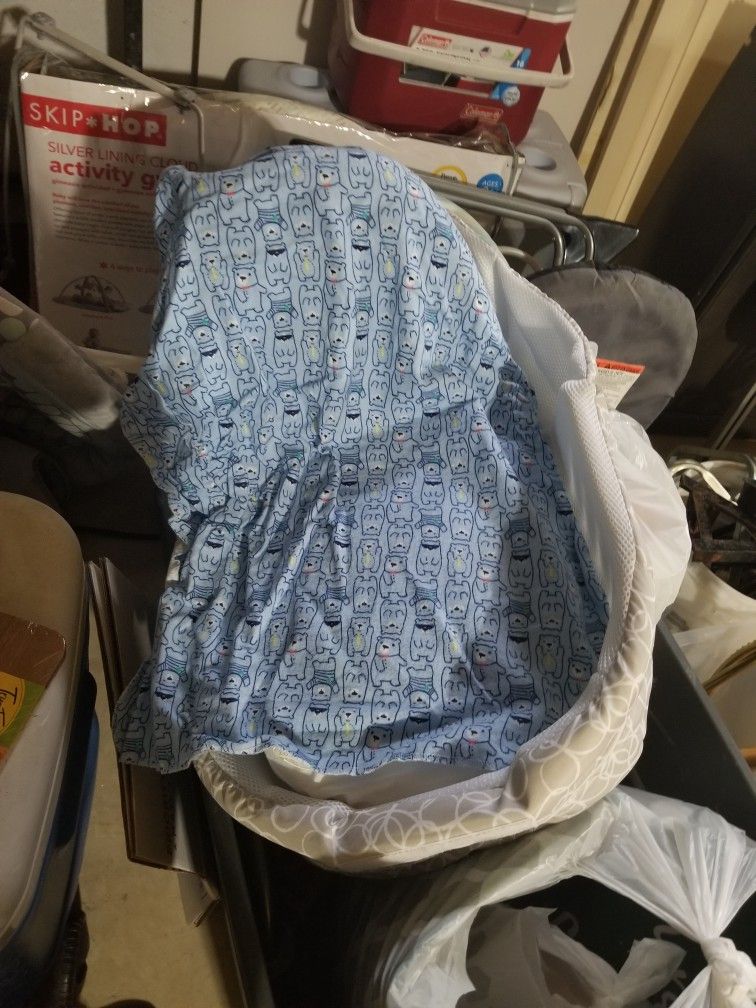 Baby Carrier White Color Great condition Dont Need