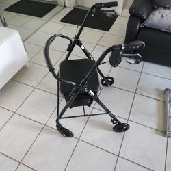 Four-wheel rollator walker