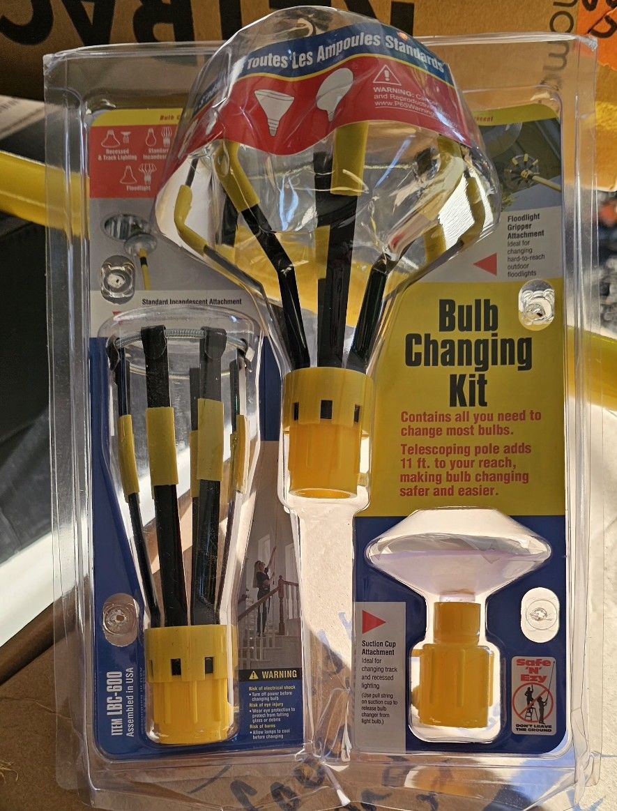 LIGHT BULB CHANGING KIT
