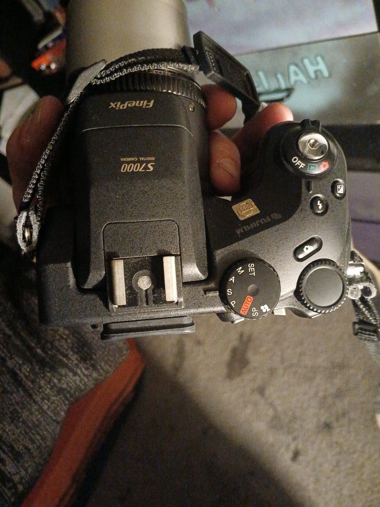 Fujifilm Finepix S7000 Digital Camera + Accessories!