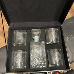 Dave And Buster Glass Ware Set 