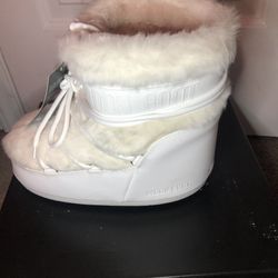 New Moon Boots 