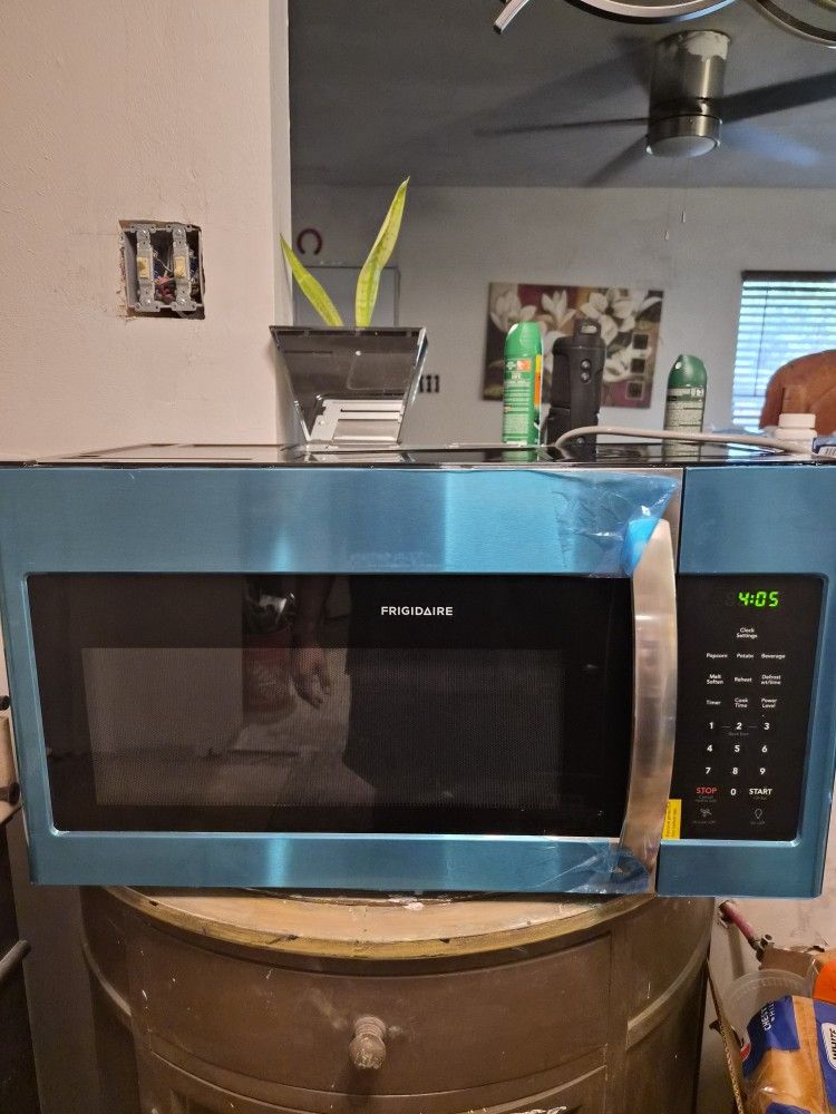 Frigdaire Microwave