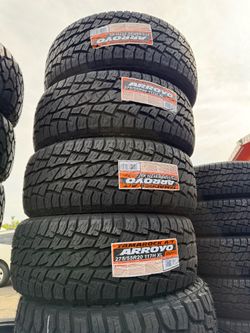 275/55/20 Arroyo vendo set de llantas nueva con 50.0000 millas se garantía