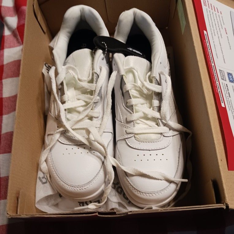 New Reebok Women's Size 9 White Work Shoes