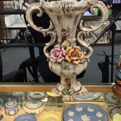 Vintage Capodimonte Large Floral Roses Double Handled Vase 💵  CASH ONLY  💵