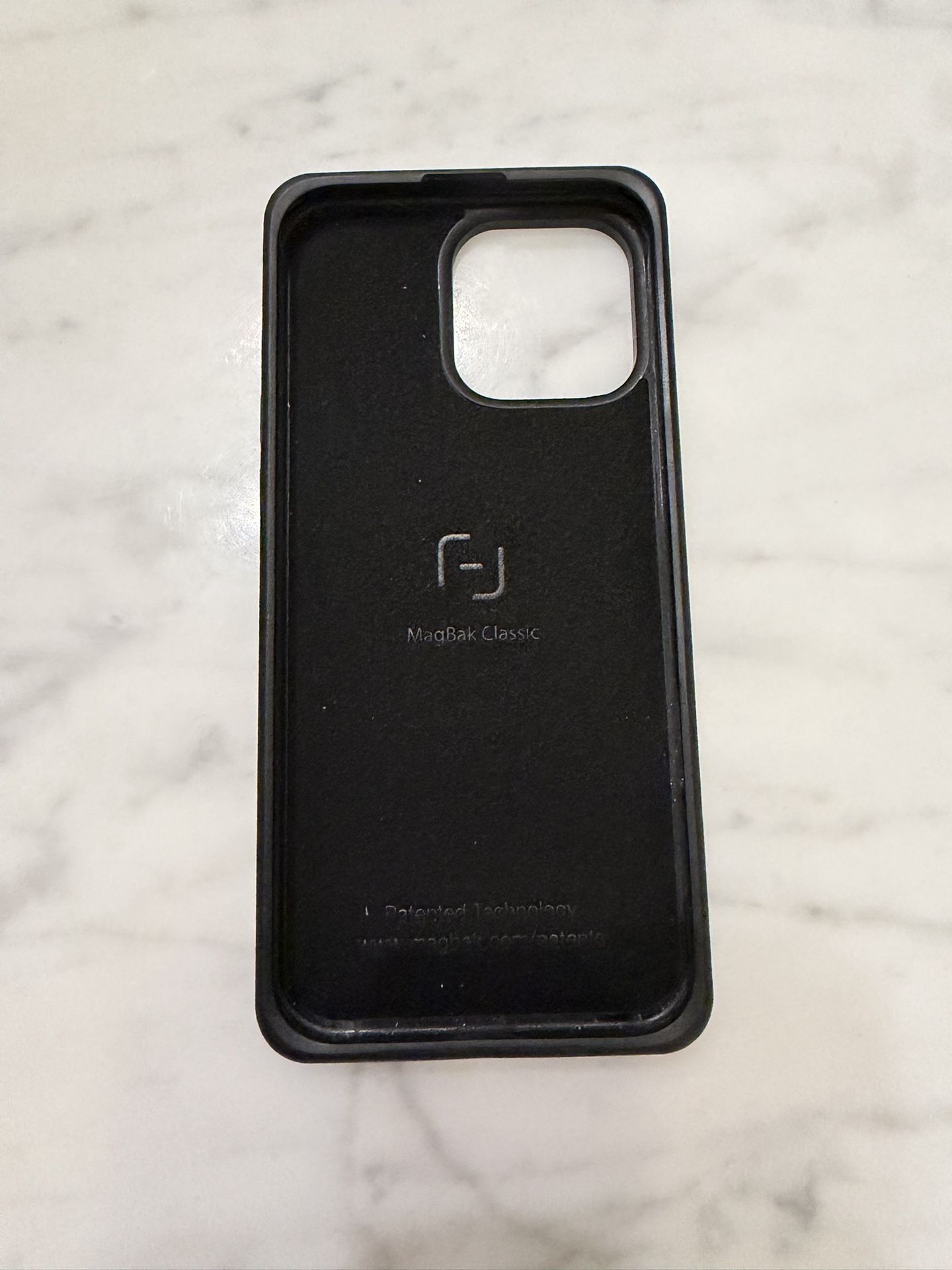 MagBak Classic - iPhone 16 Pro max case 