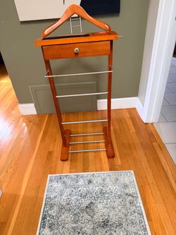 Freestanding Valet Stand 41”