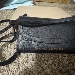 Authentic Marc Jacob Wallet Sling Bag 