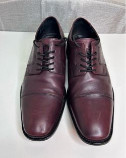 Classic J. Murphy by Johnston & Murphy men’s leather dress shoes in a rich burgundy/wine color.