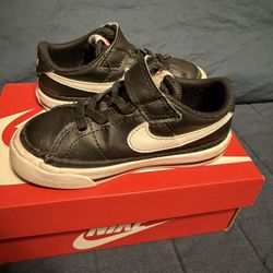 Nike Toddler Shoe Size 8