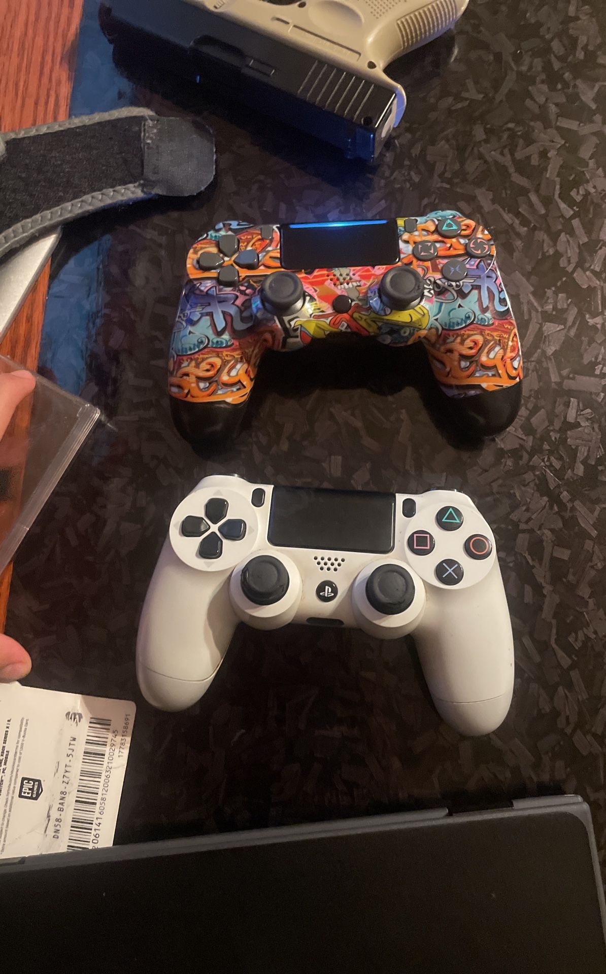 PS4 controllers