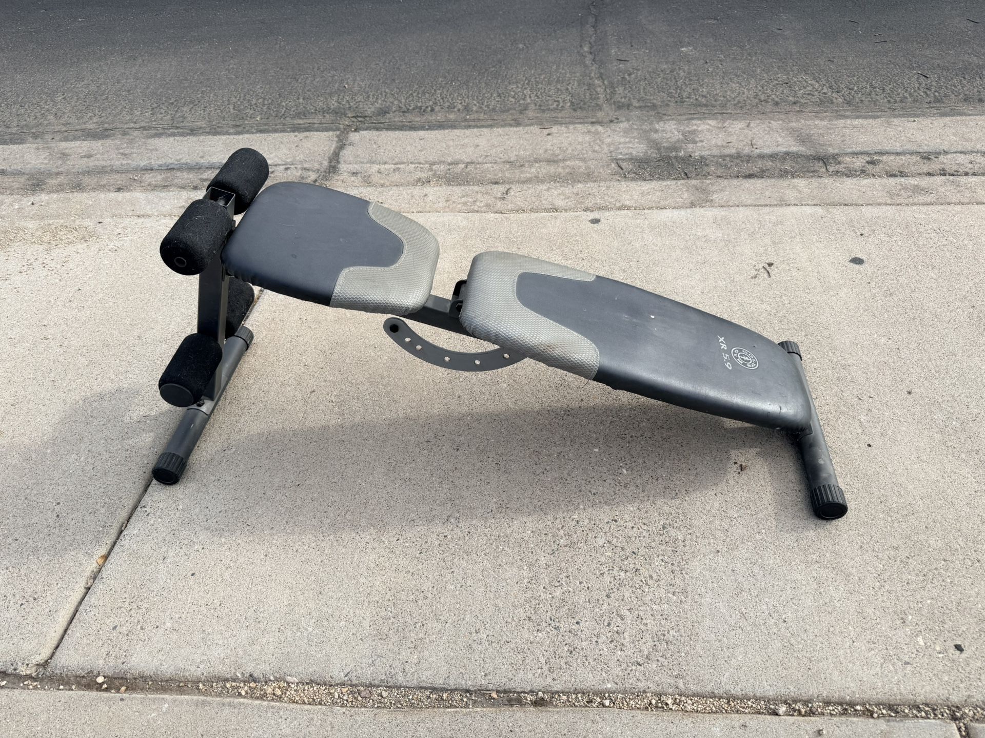 Golds Gym XR 5.9 Adjustable Weight Bench