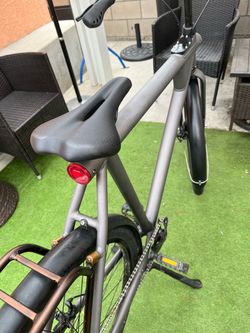 Vanmoof Rd., Bike