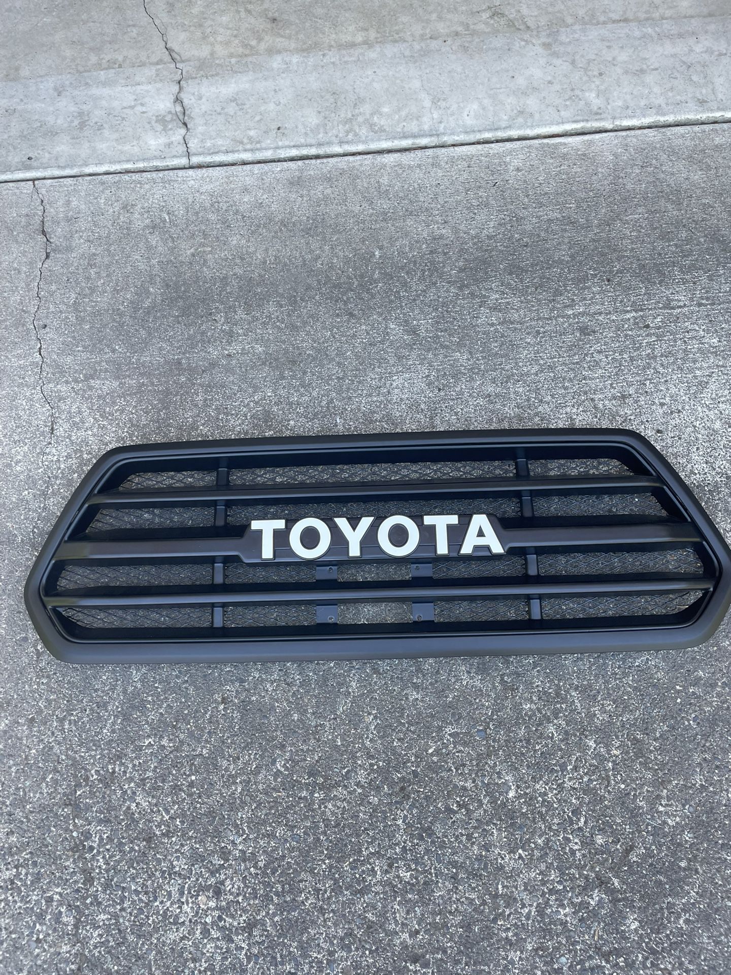 Custom 18-23’ Tacoma Grille 