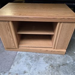 FREE SWIVEL OAK TV STAND