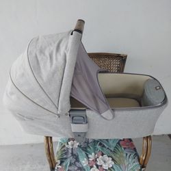 Nuna Bassinet 