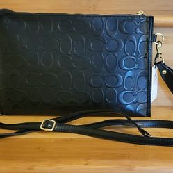 Brand New 3 Ways Leather Bags . Clutch And Crossbody And Shoulder Bag . 