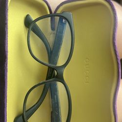 Gucci Glasses And Laker Color Case