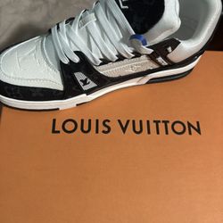 Louis Vuitton’s Size 10/43