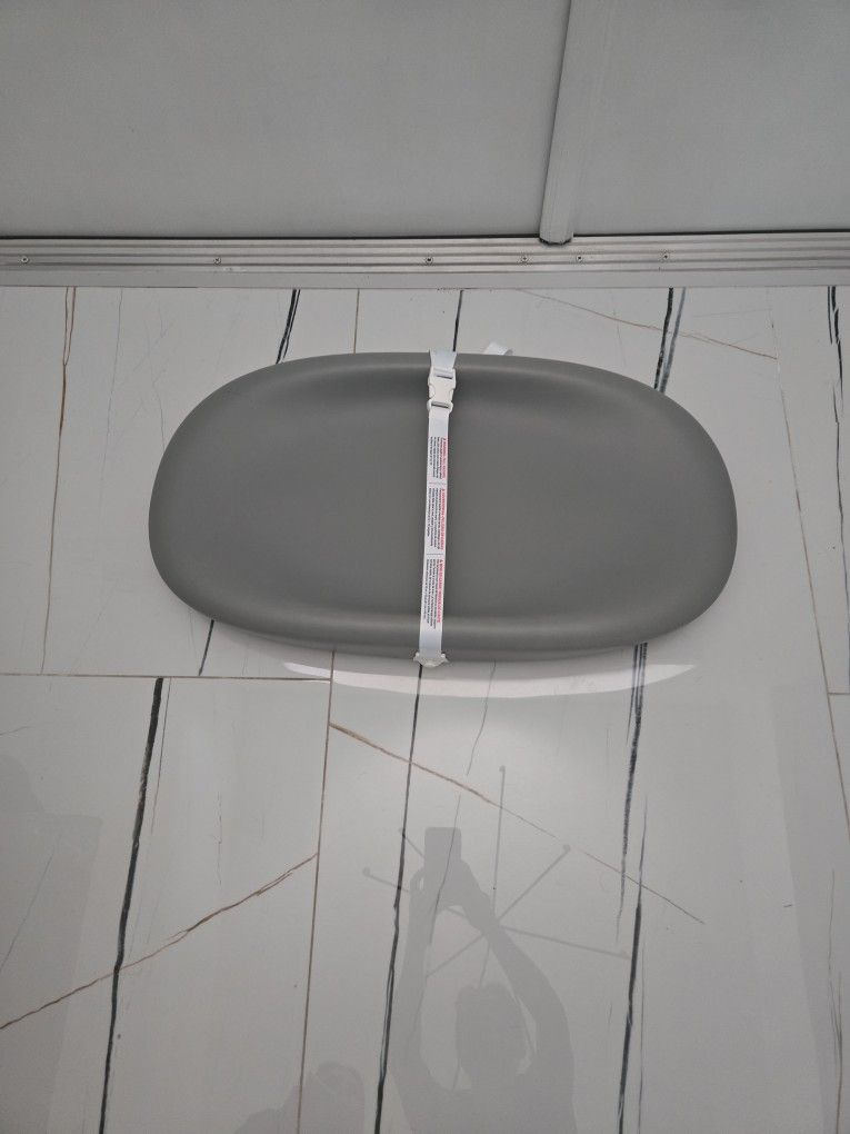 Hatch Grow Smart Changing Pad &scale