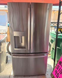 GE Counter-Depth French Door Refrigerator + 3 New Filters