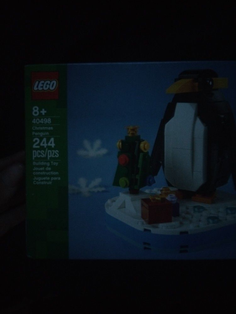  LEGO Christmas Penguin 40498 : Toys & Games