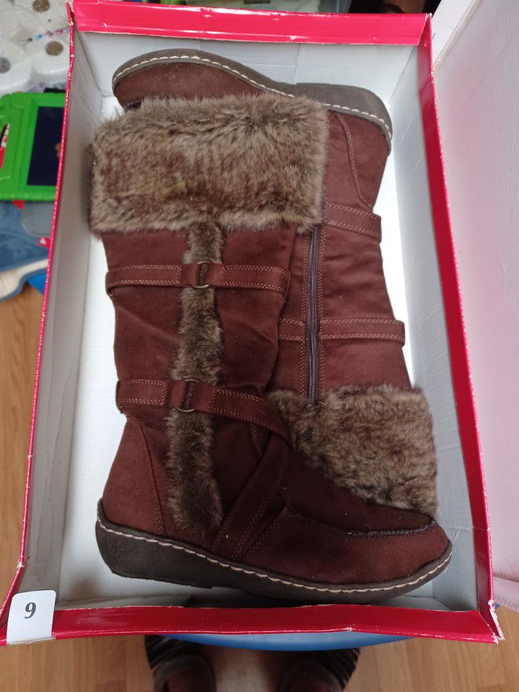 Saude/Fur Brown Boots (Size 9)