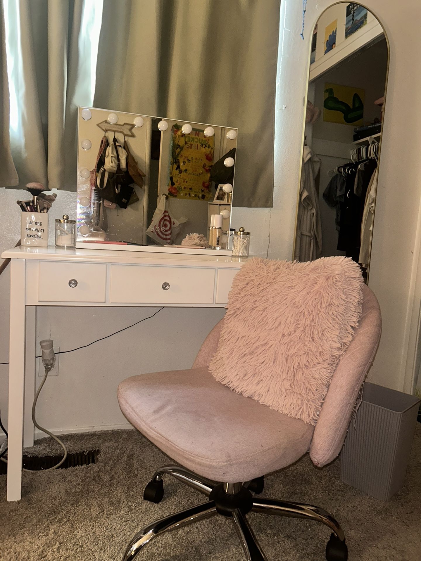 Vanity Table With Lighted Mirror And Storage White Finish