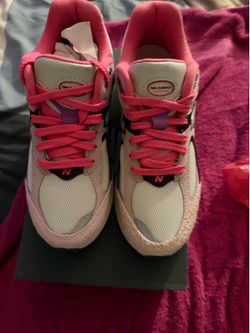 Women’s New Balance Shoes size 6 same as 5.5Y