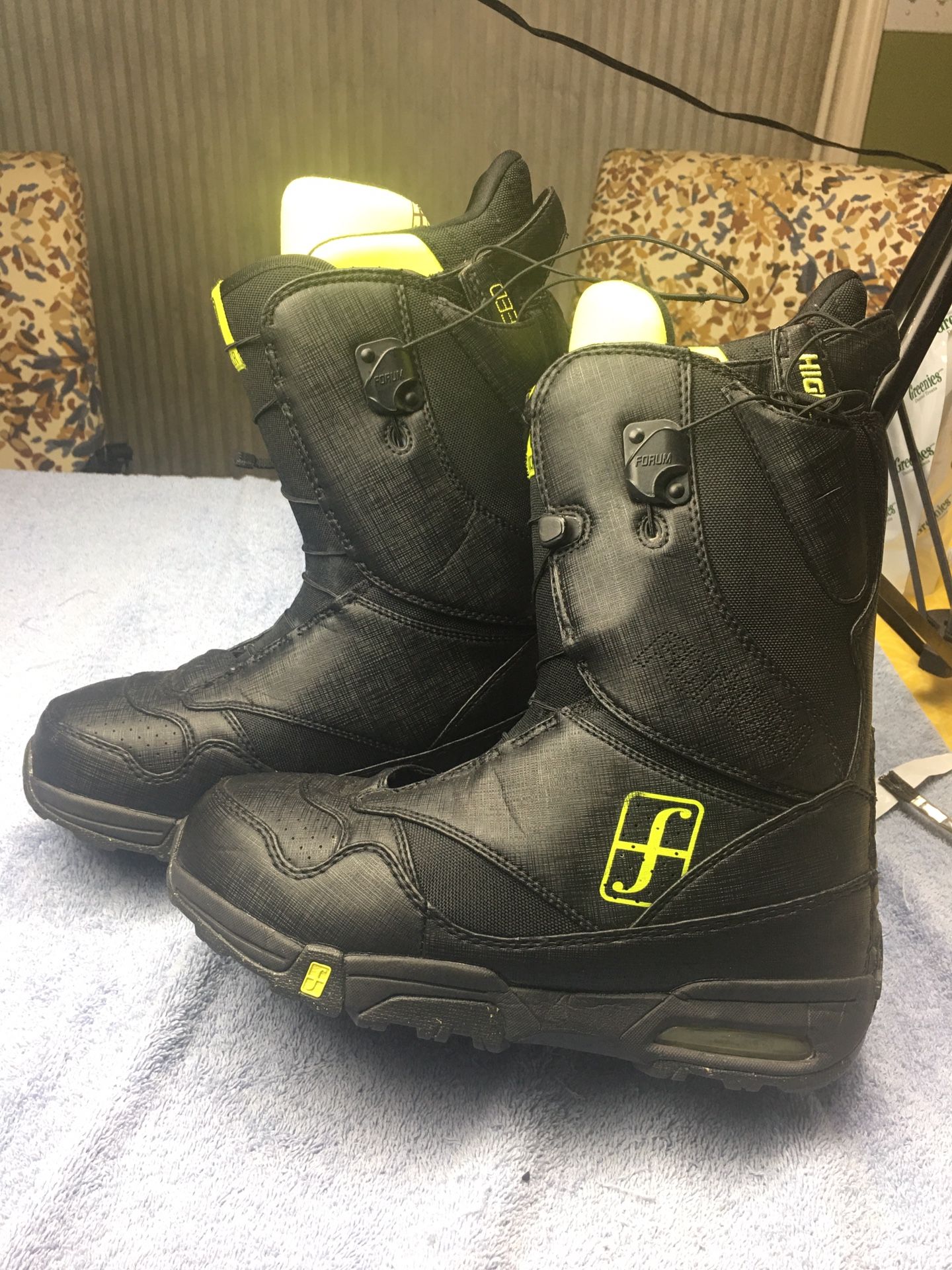 Forum snowboard boots 9.5men