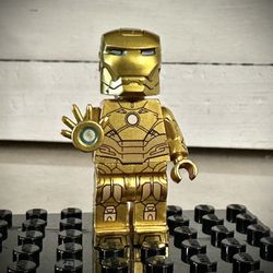 Lego Custom Gold Iron Man Minifigure