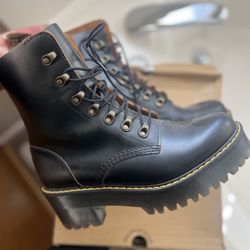 Dr. Martens Boots (Leona) 